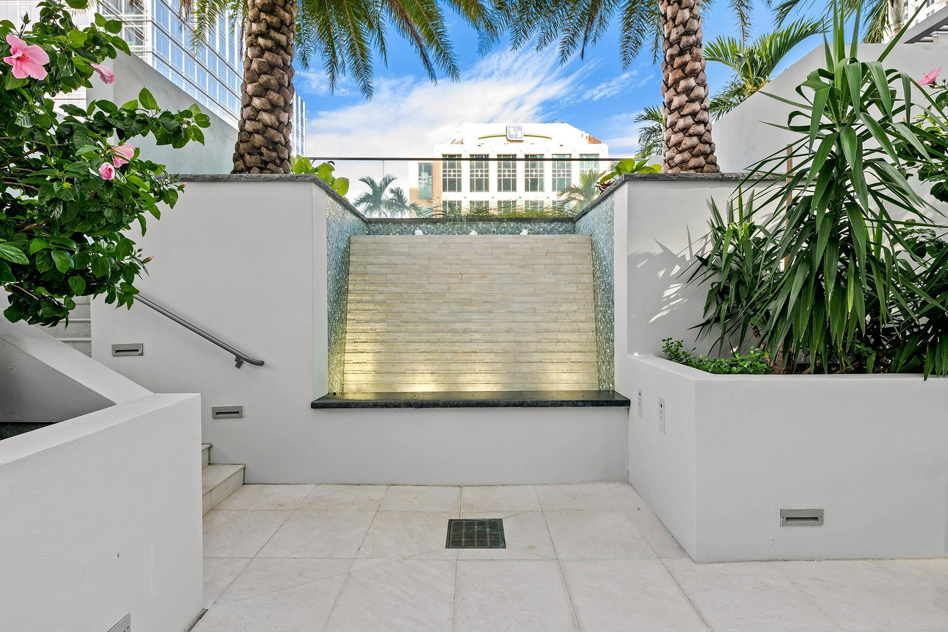 100 E Las Olas Boulevard 1802