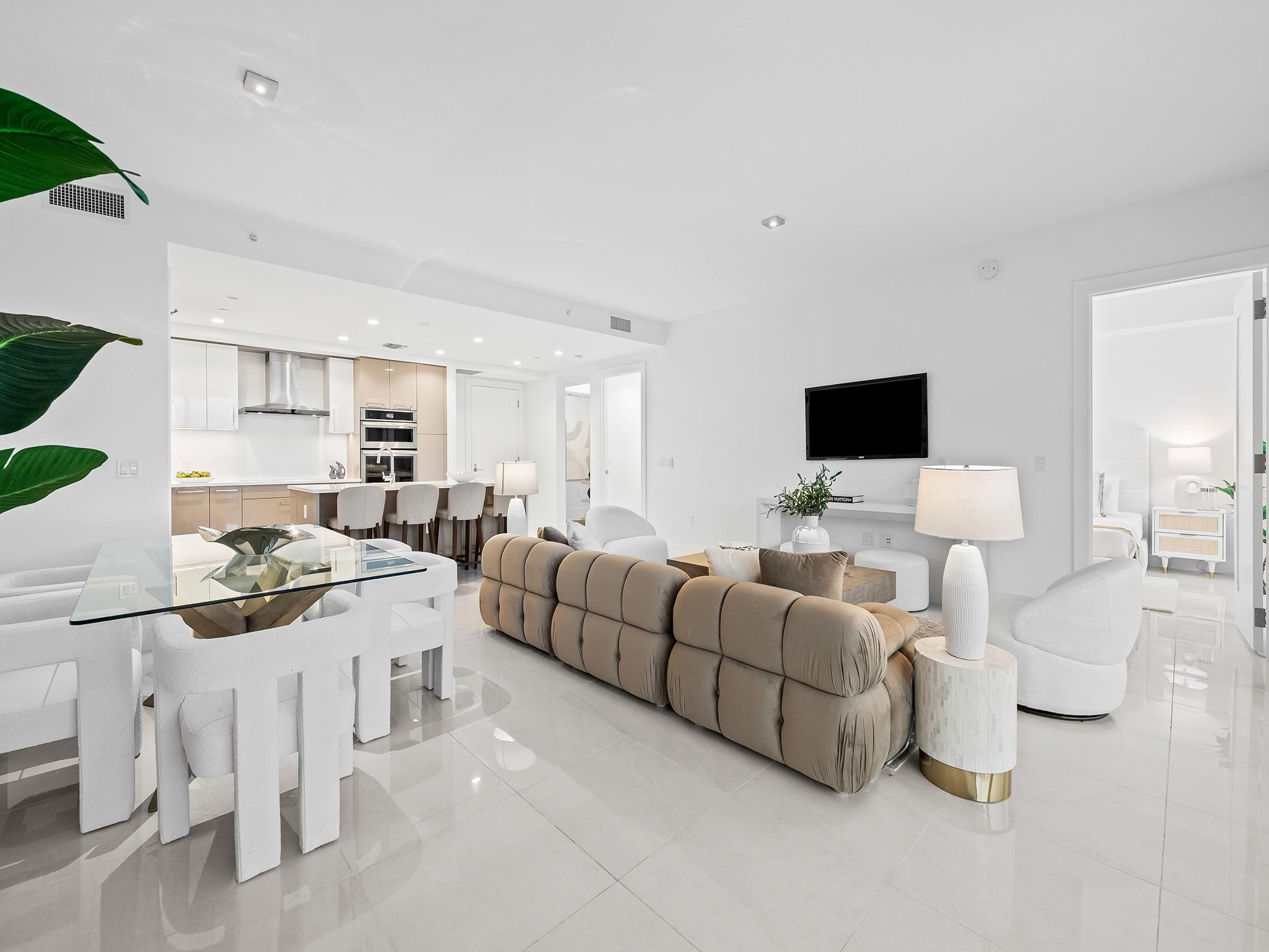 100 E Las Olas Boulevard 1802