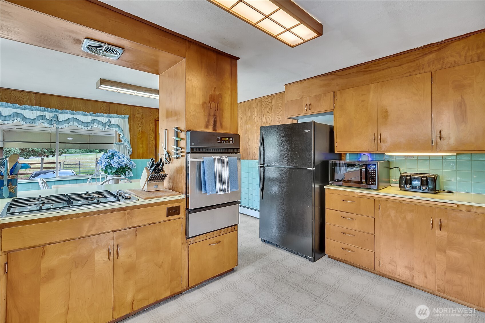 Secluded Equestrian Hobby Farm on 2+ Acres