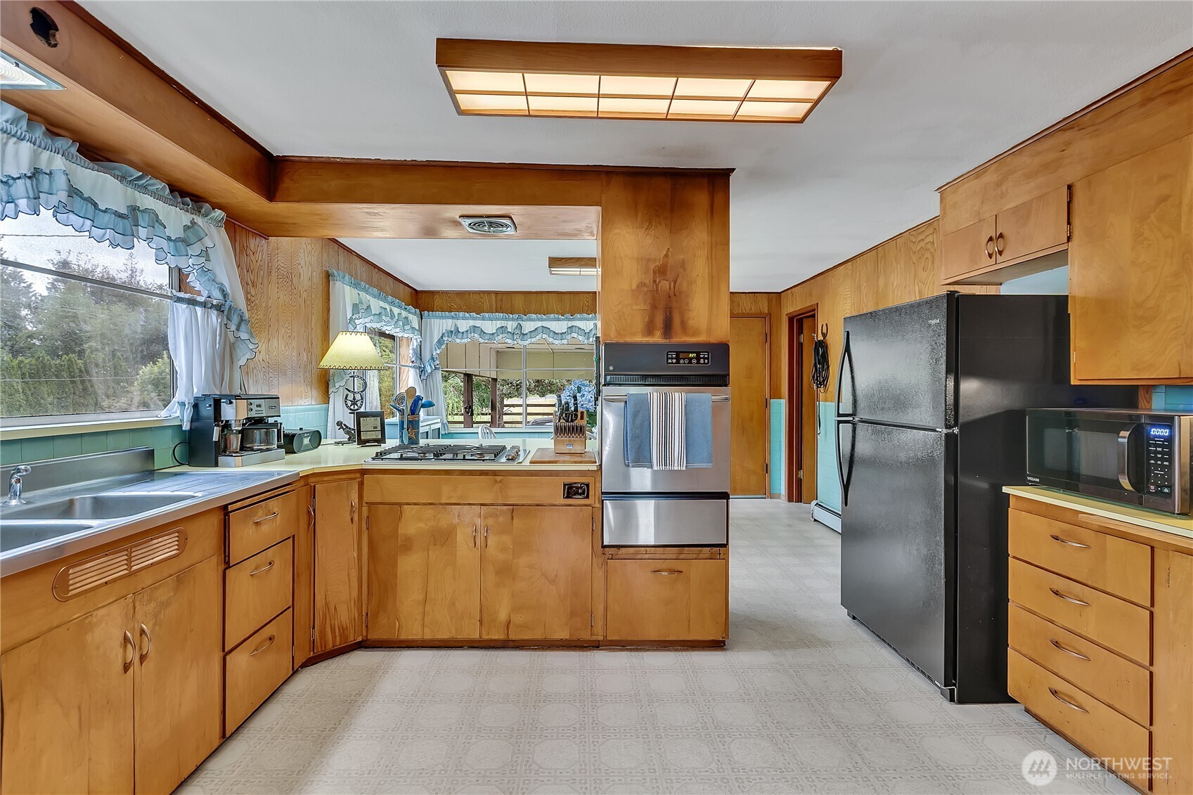 Secluded Equestrian Hobby Farm on 2+ Acres