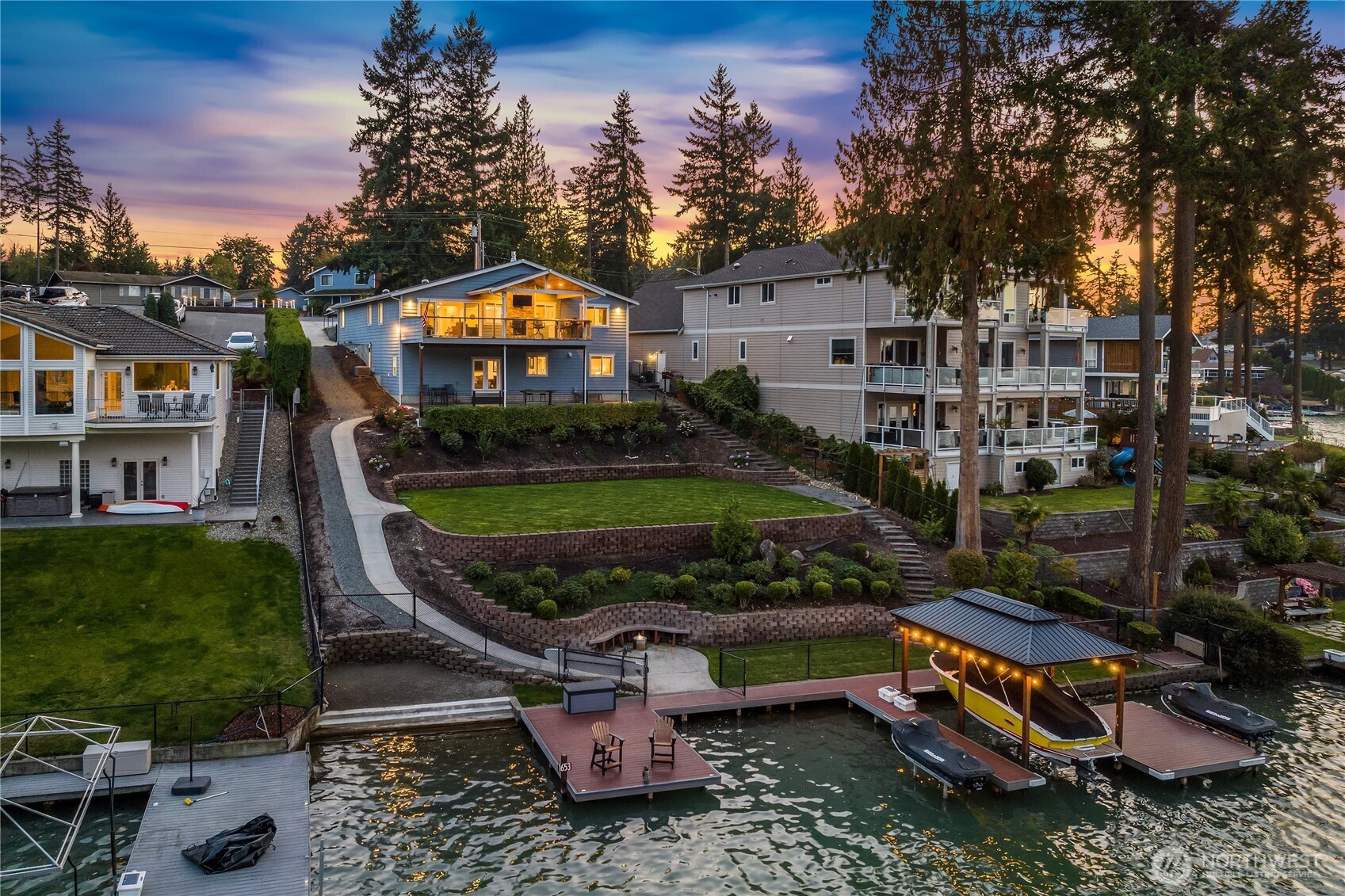 95’ of East-facing Lake Tapps Waterfront
