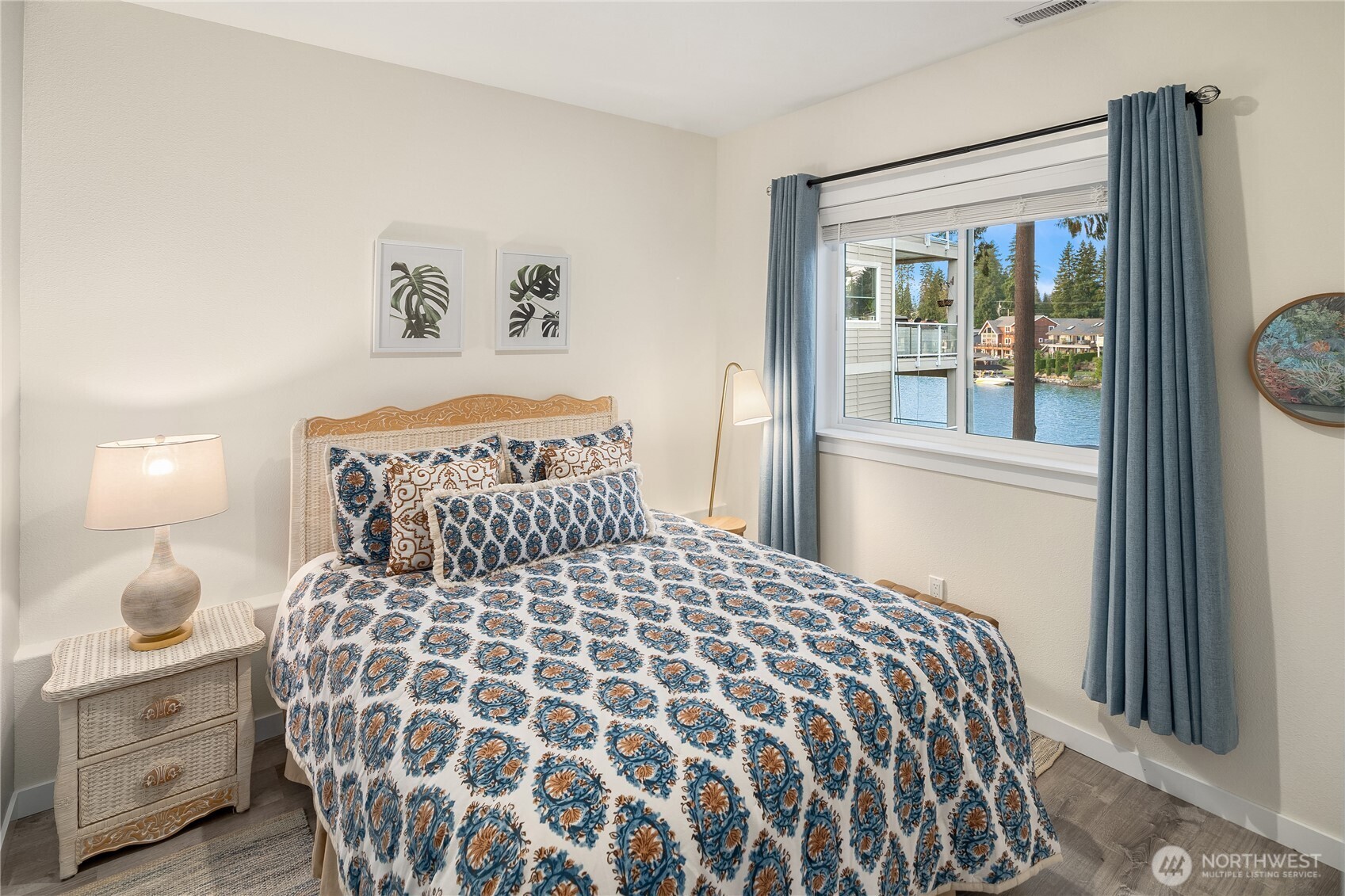 95’ of East-facing Lake Tapps Waterfront