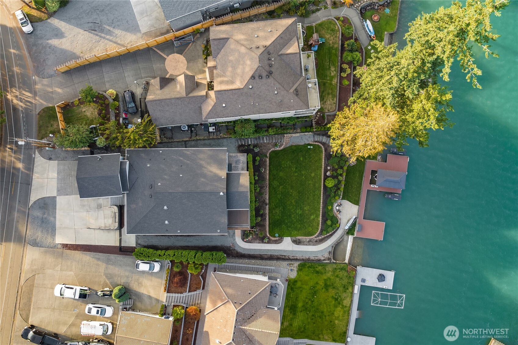 95’ of East-facing Lake Tapps Waterfront
