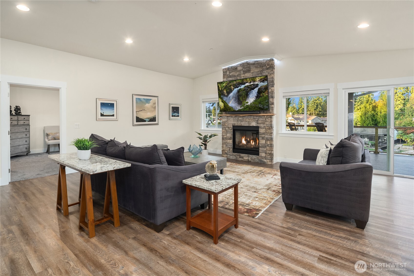 95’ of East-facing Lake Tapps Waterfront