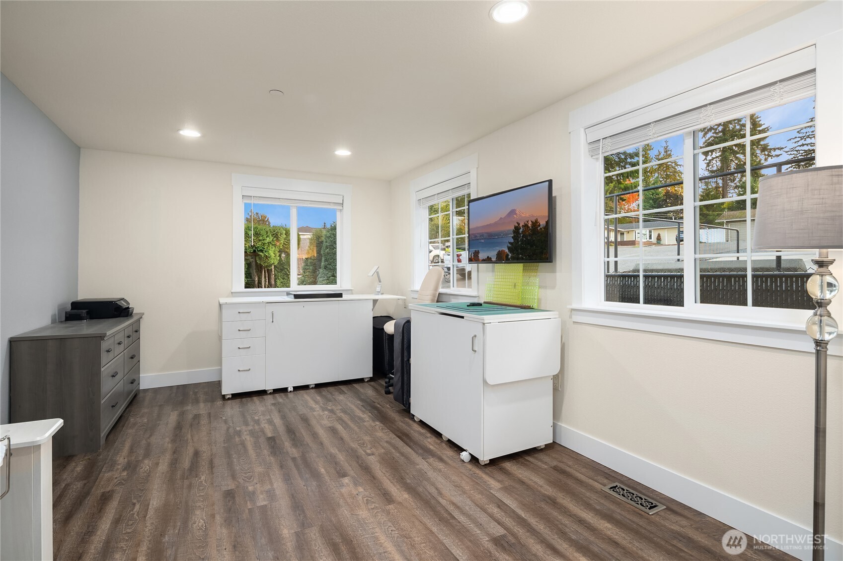 95’ of East-facing Lake Tapps Waterfront