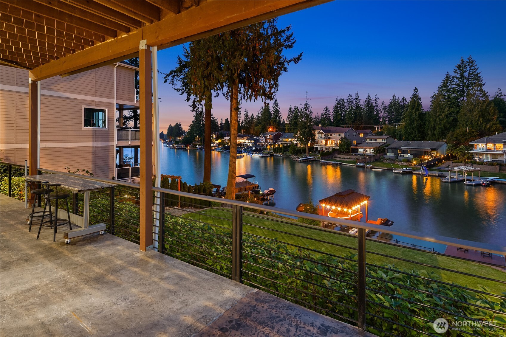 95’ of East-facing Lake Tapps Waterfront
