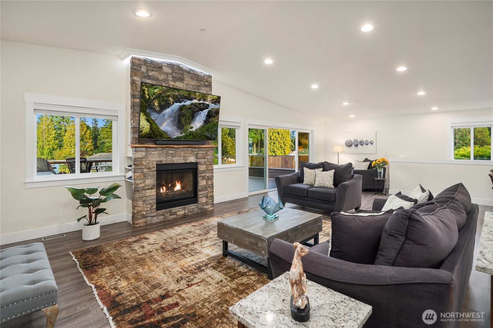 95’ of East-facing Lake Tapps Waterfront