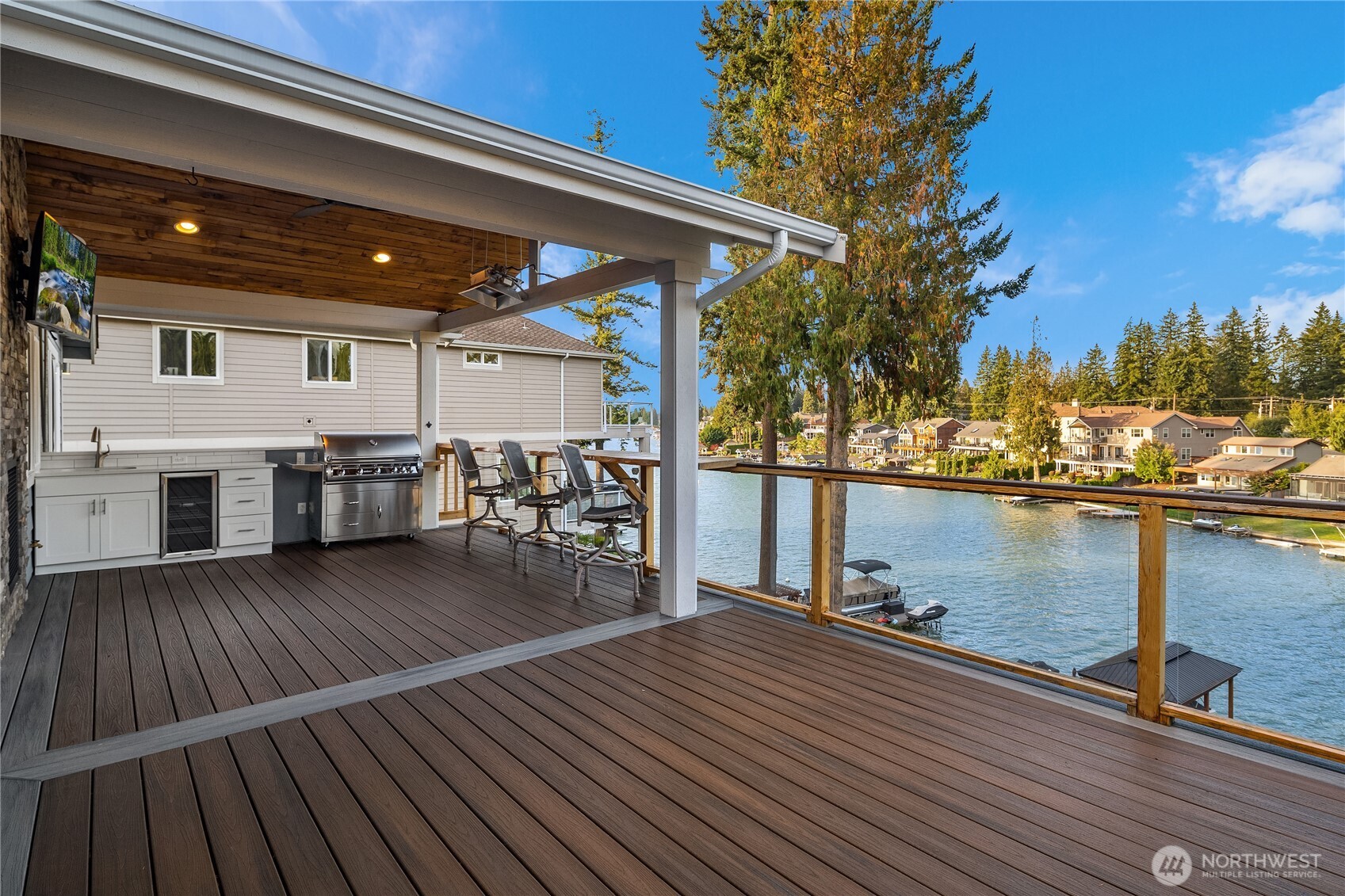 95’ of East-facing Lake Tapps Waterfront