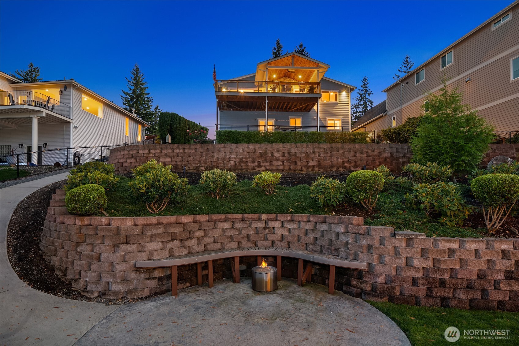 95’ of East-facing Lake Tapps Waterfront