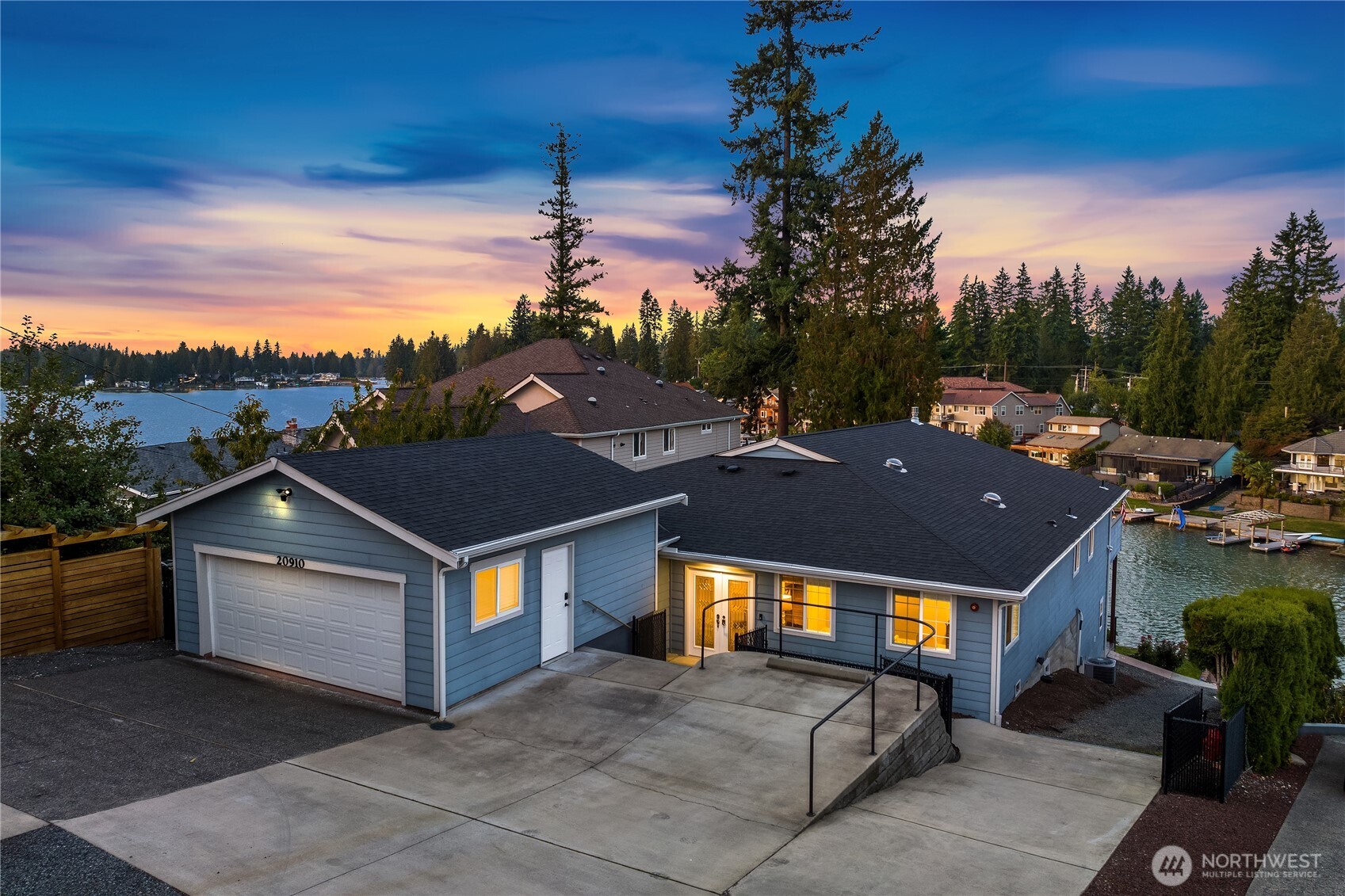 95’ of East-facing Lake Tapps Waterfront