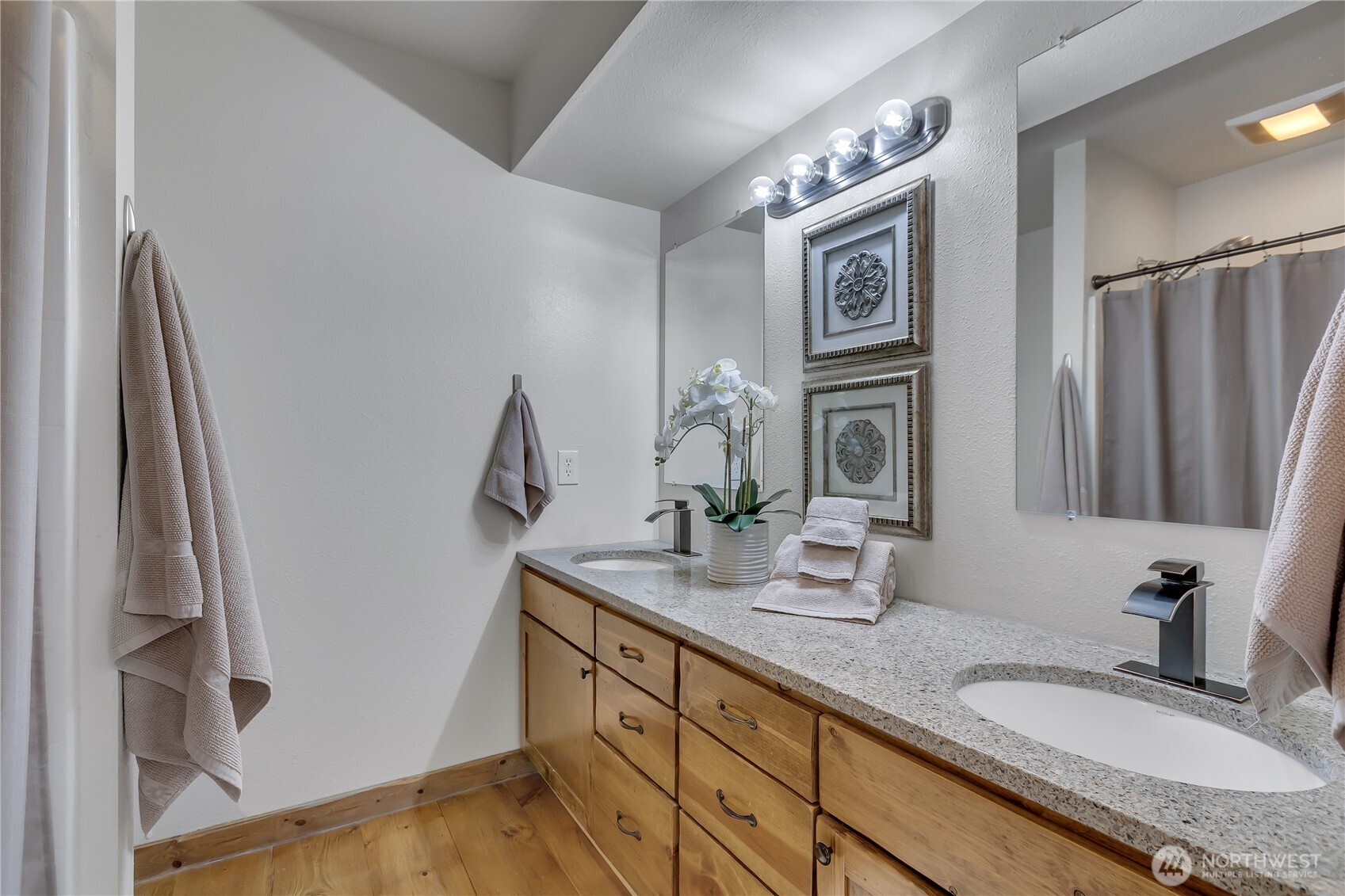 Private Buckley Rambler with Shop & 1bd/1ba ADU