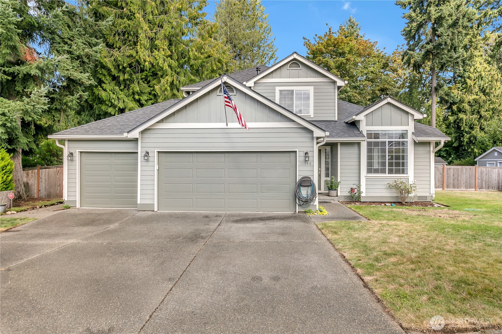 Fully Remodeled 3 Bed 2.5 Bath on .40 Acres 