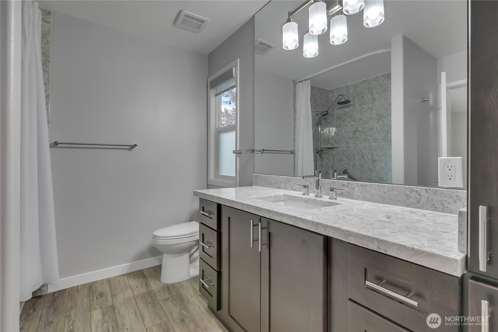 Fully Remodeled 3 Bed 2.5 Bath on .40 Acres 