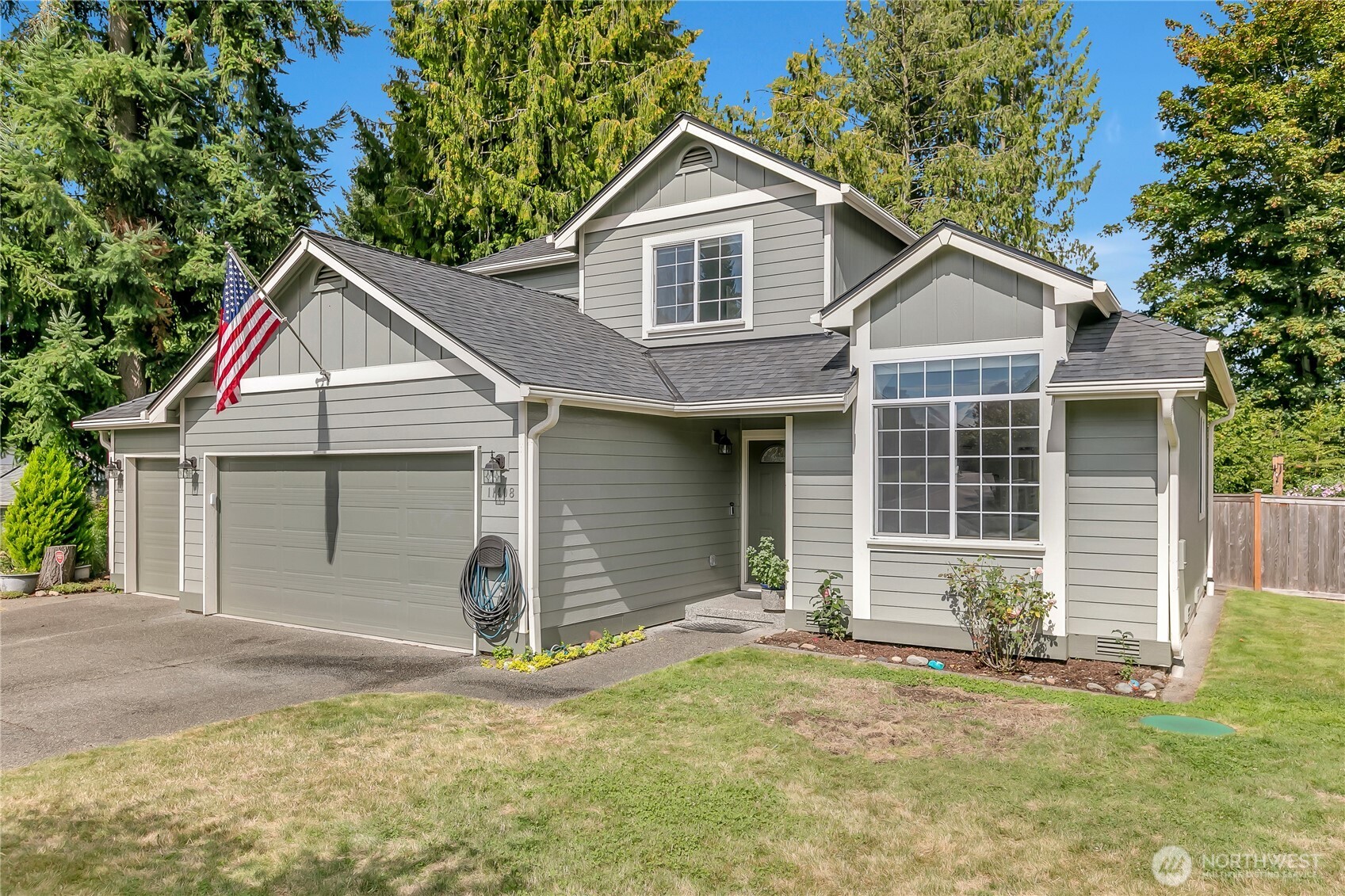 Fully Remodeled 3 Bed 2.5 Bath on .40 Acres 