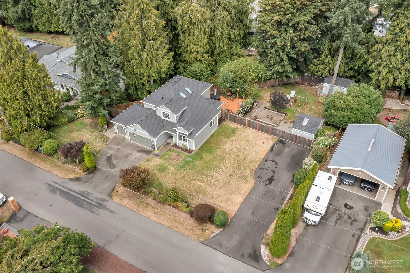 Fully Remodeled 3 Bed 2.5 Bath on .40 Acres 
