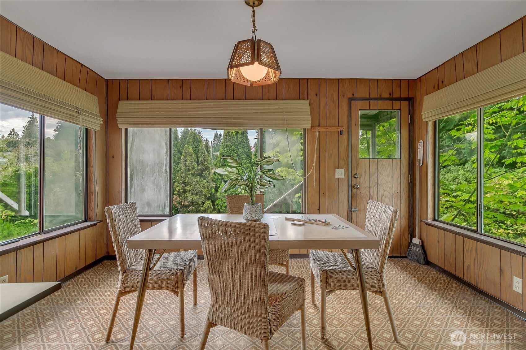 Charming Bonney Lake Home on Large Private Lot