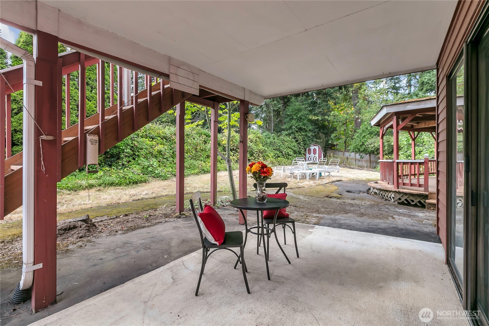Charming Bonney Lake Home on Large Private Lot
