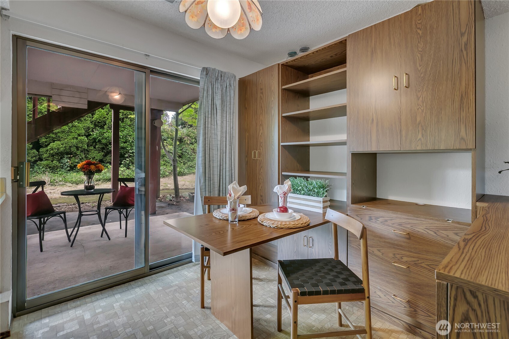 Charming Bonney Lake Home on Large Private Lot