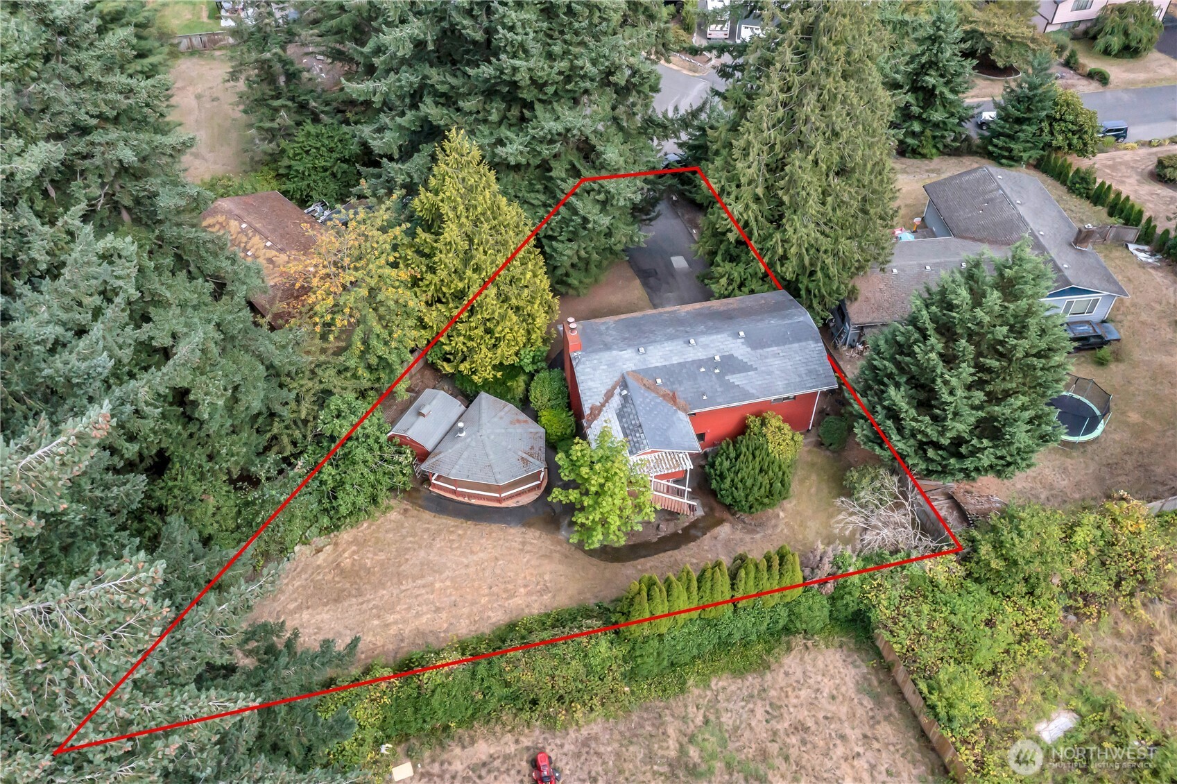 Charming Bonney Lake Home on Large Private Lot