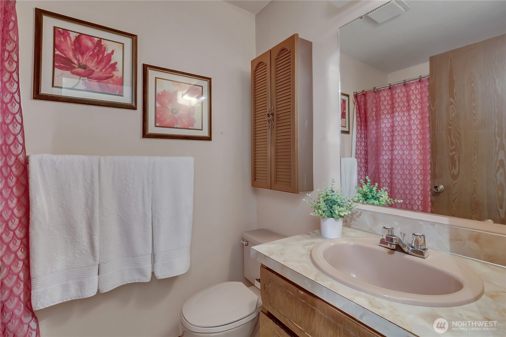 Charming Bonney Lake Home on Large Private Lot