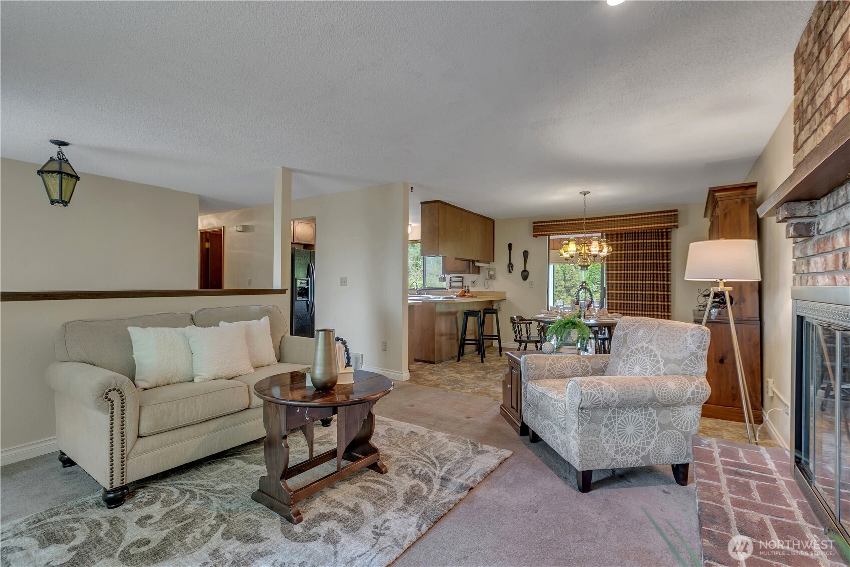 Charming Bonney Lake Home on Large Private Lot