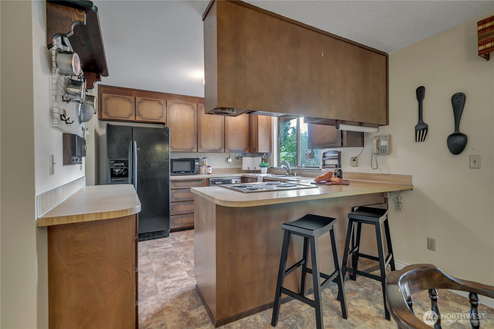 Charming Bonney Lake Home on Large Private Lot