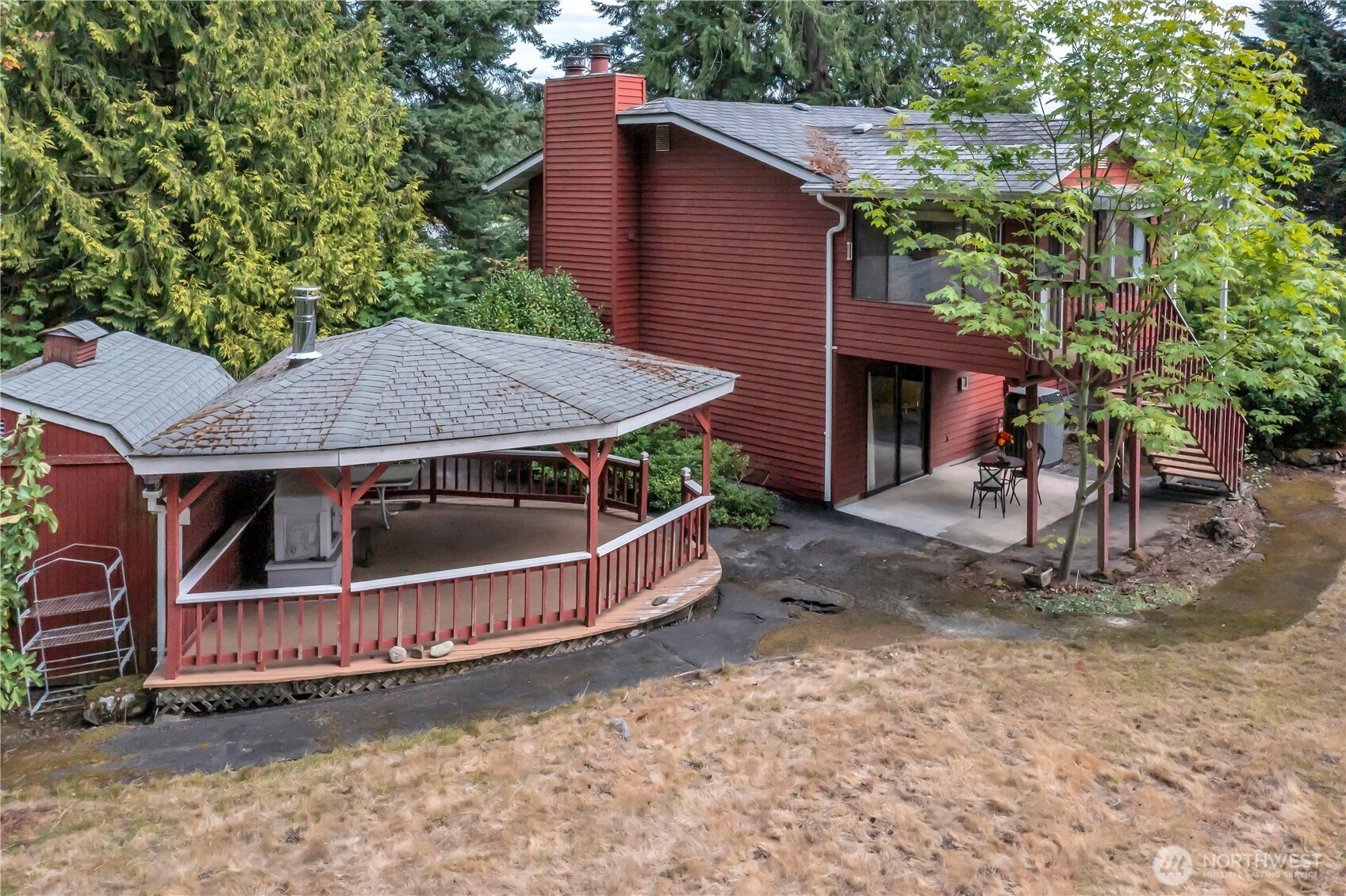 Charming Bonney Lake Home on Large Private Lot