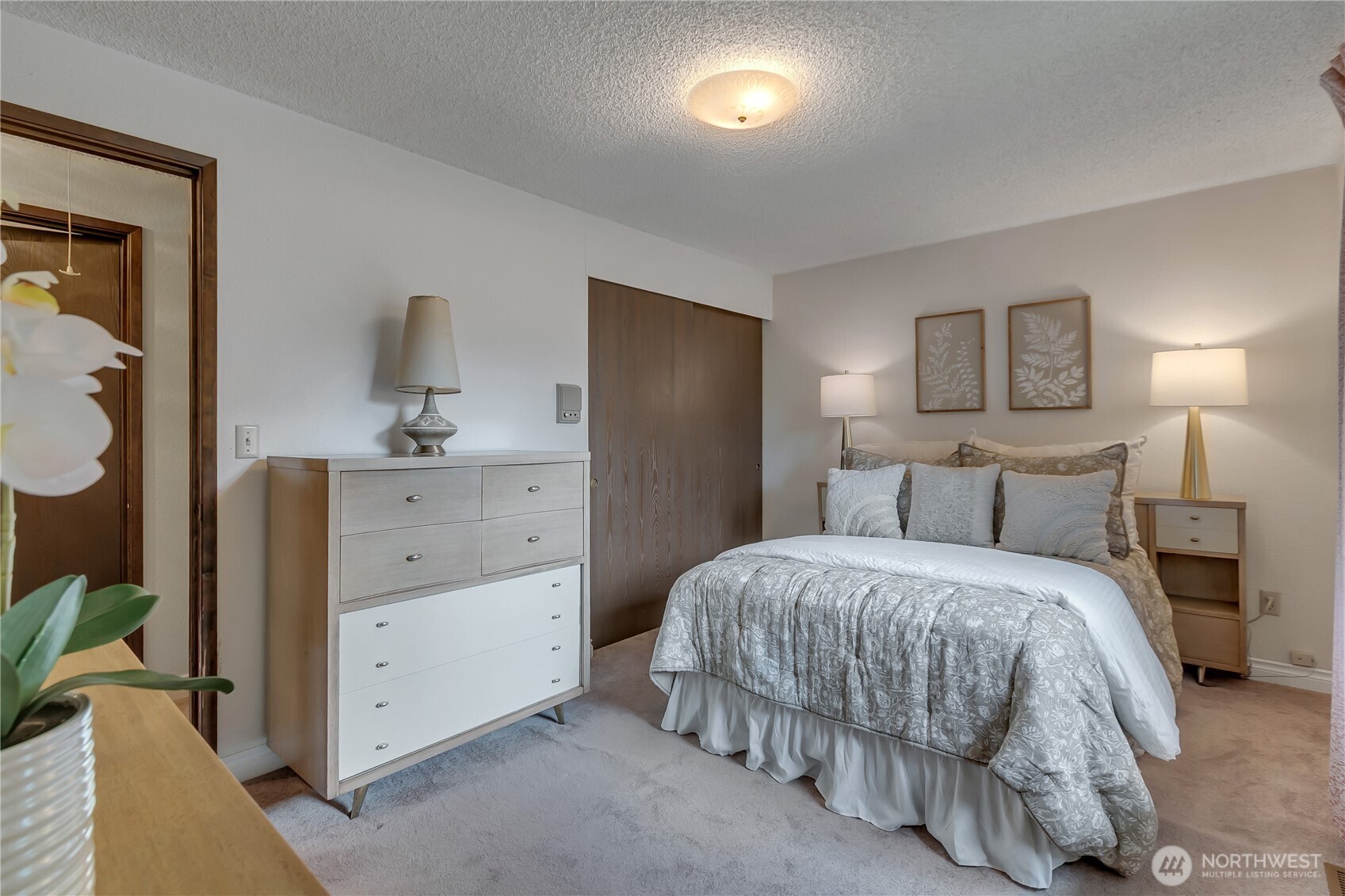 Charming Bonney Lake Home on Large Private Lot