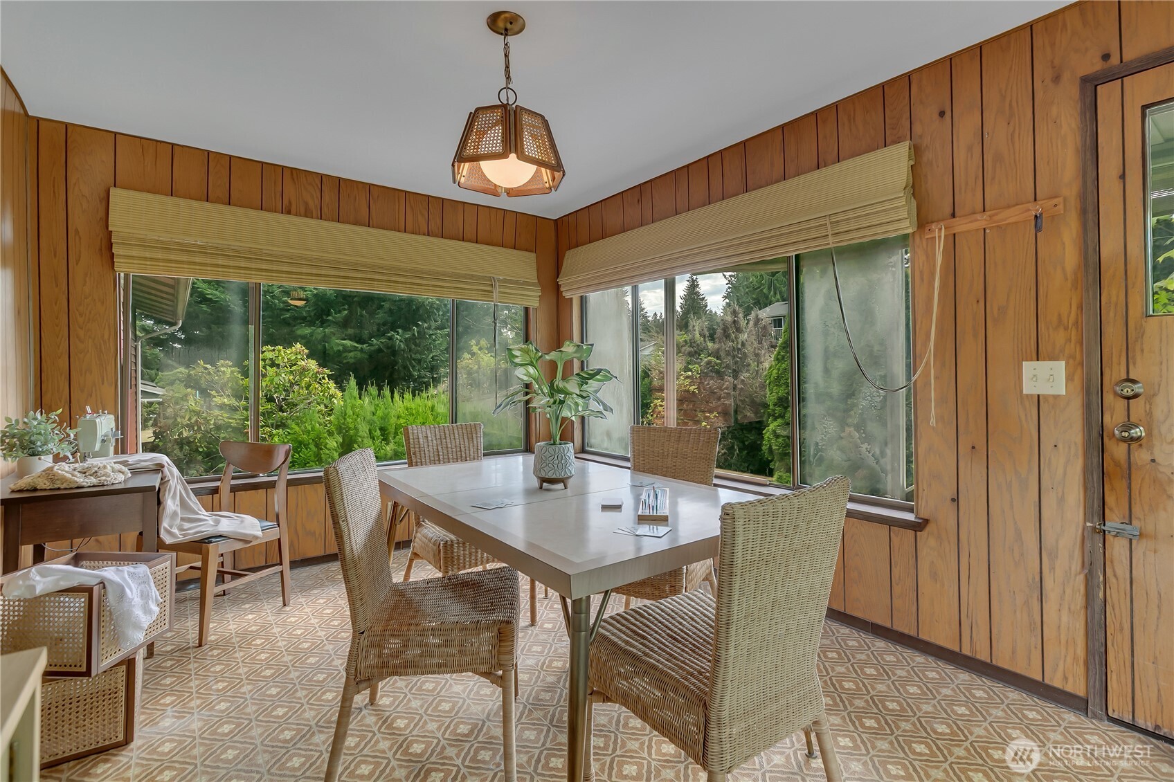 Charming Bonney Lake Home on Large Private Lot