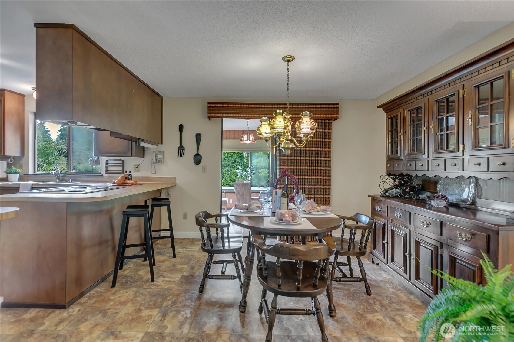 Charming Bonney Lake Home on Large Private Lot
