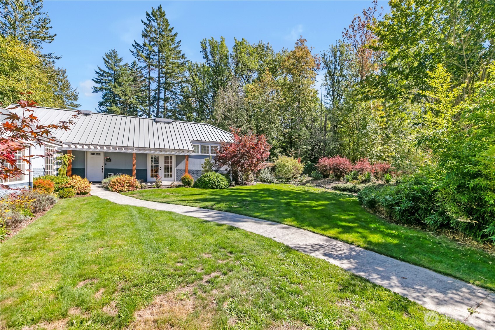 Sprawling Spanaway Estate