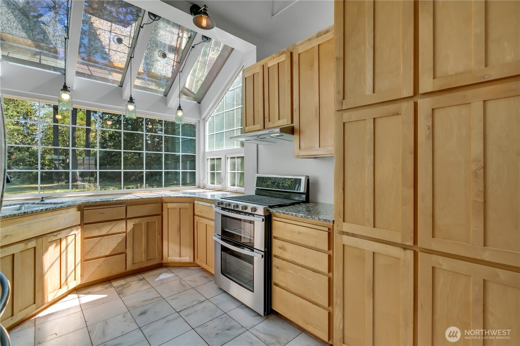 Sprawling Spanaway Estate