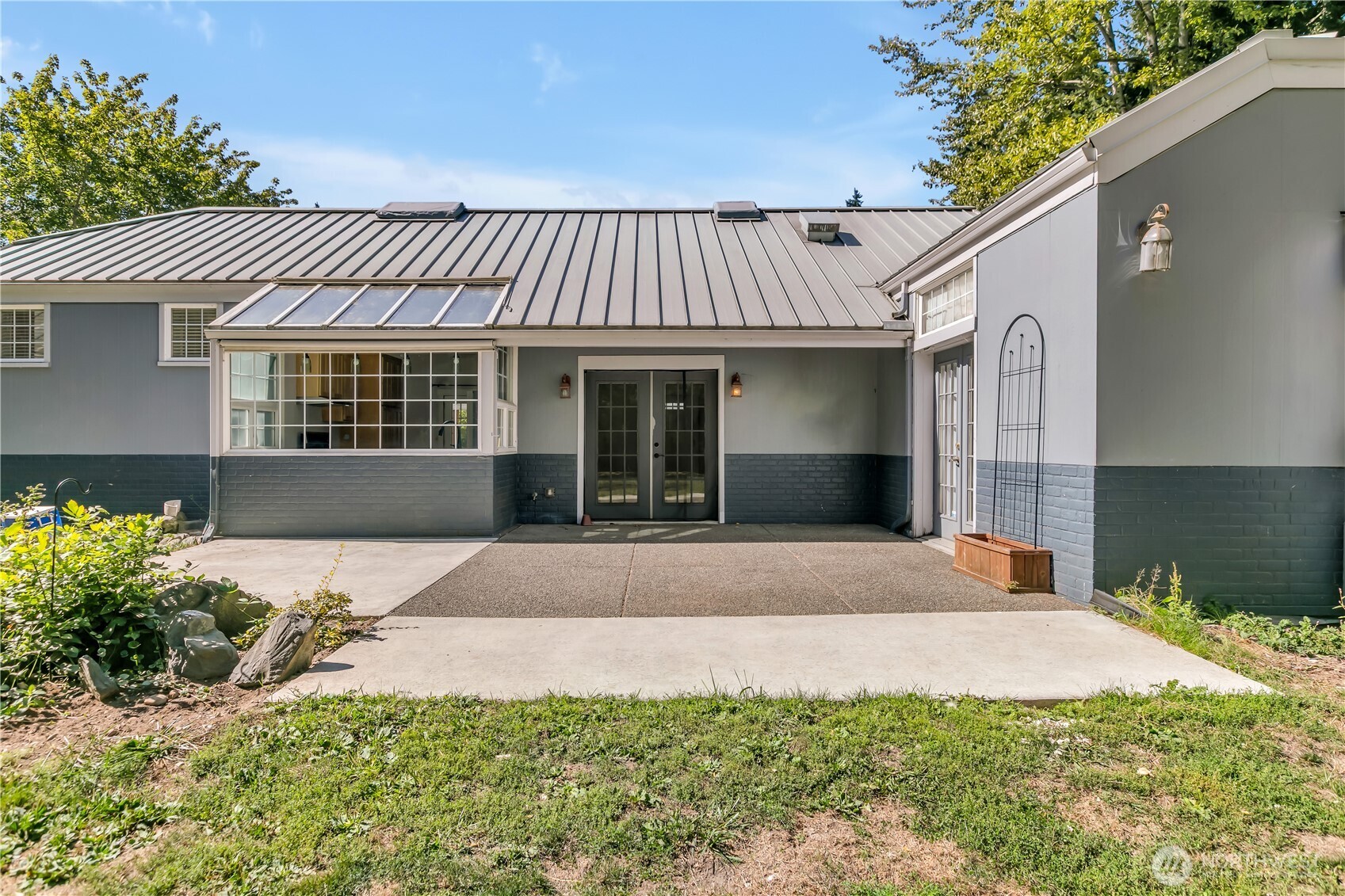Sprawling Spanaway Estate
