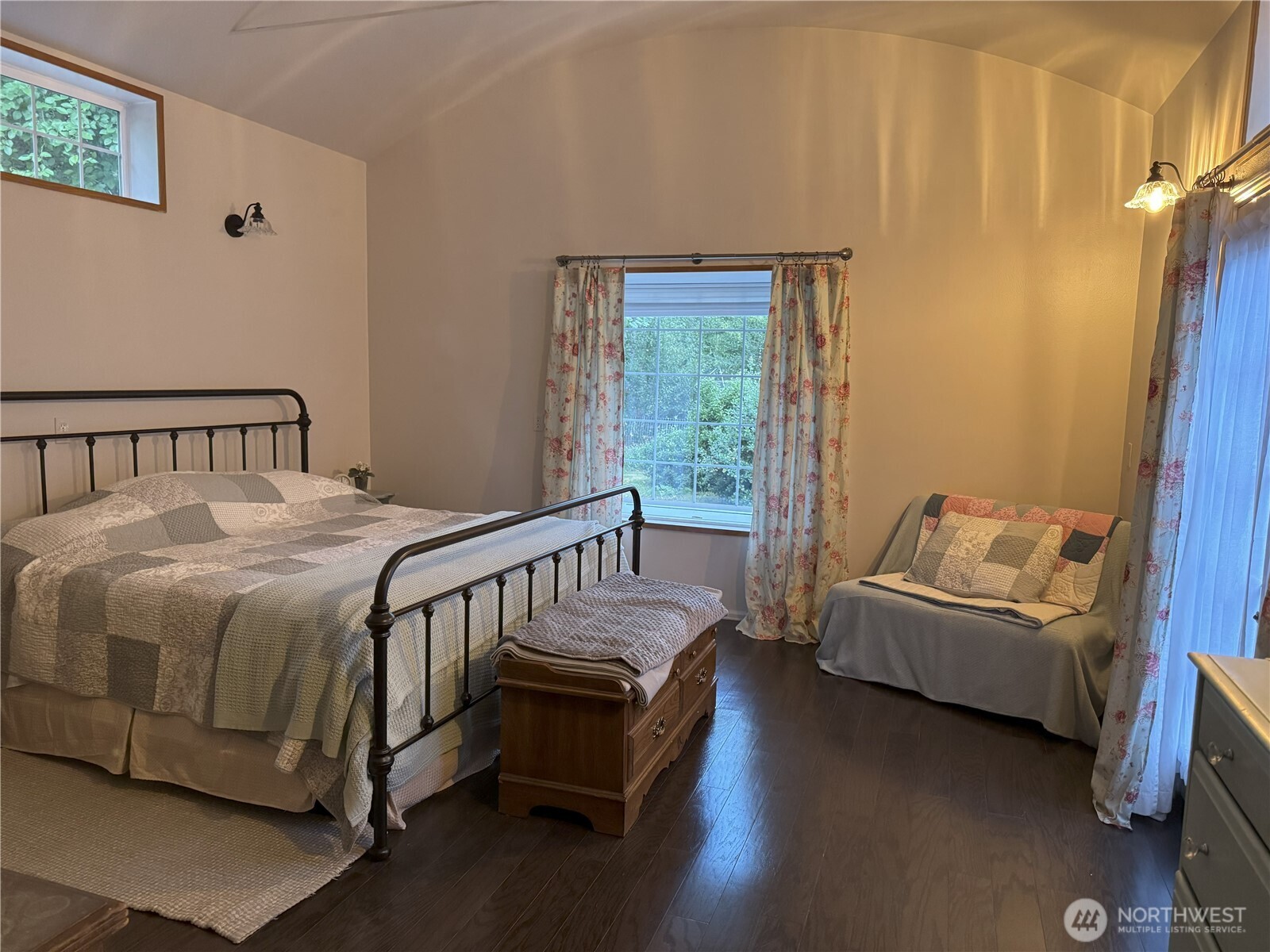 Sprawling Spanaway Estate