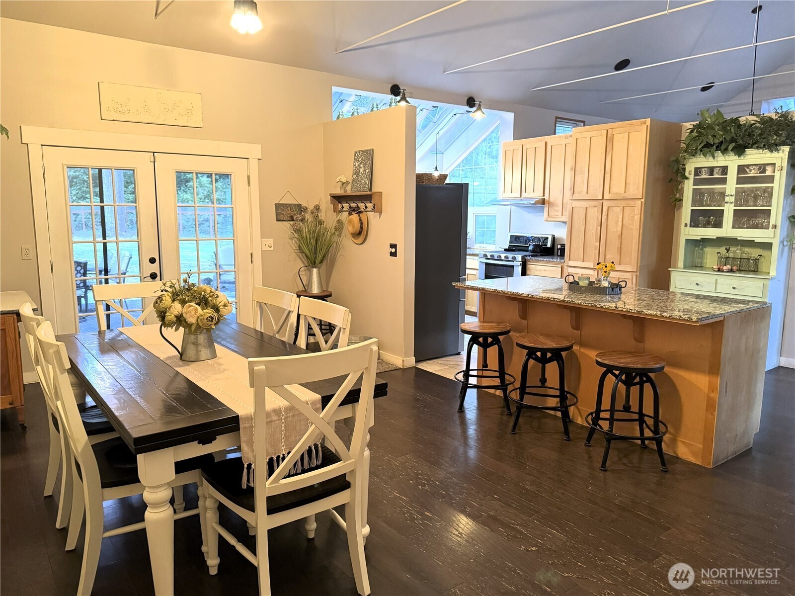 Sprawling Spanaway Estate