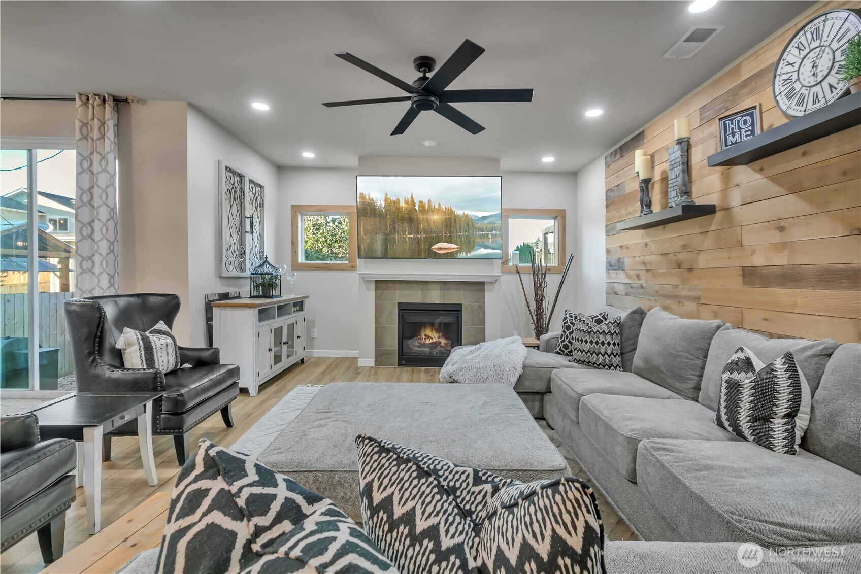 Charming Modern Farmhouse