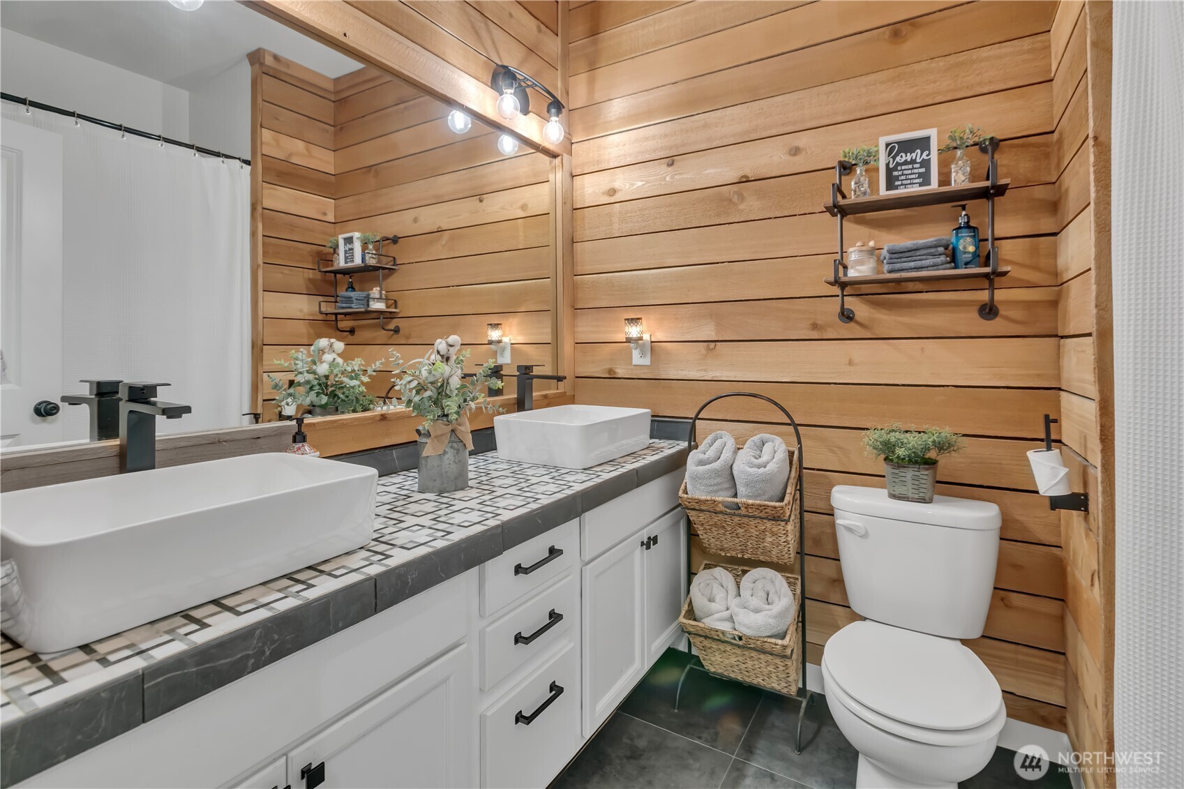Charming Modern Farmhouse