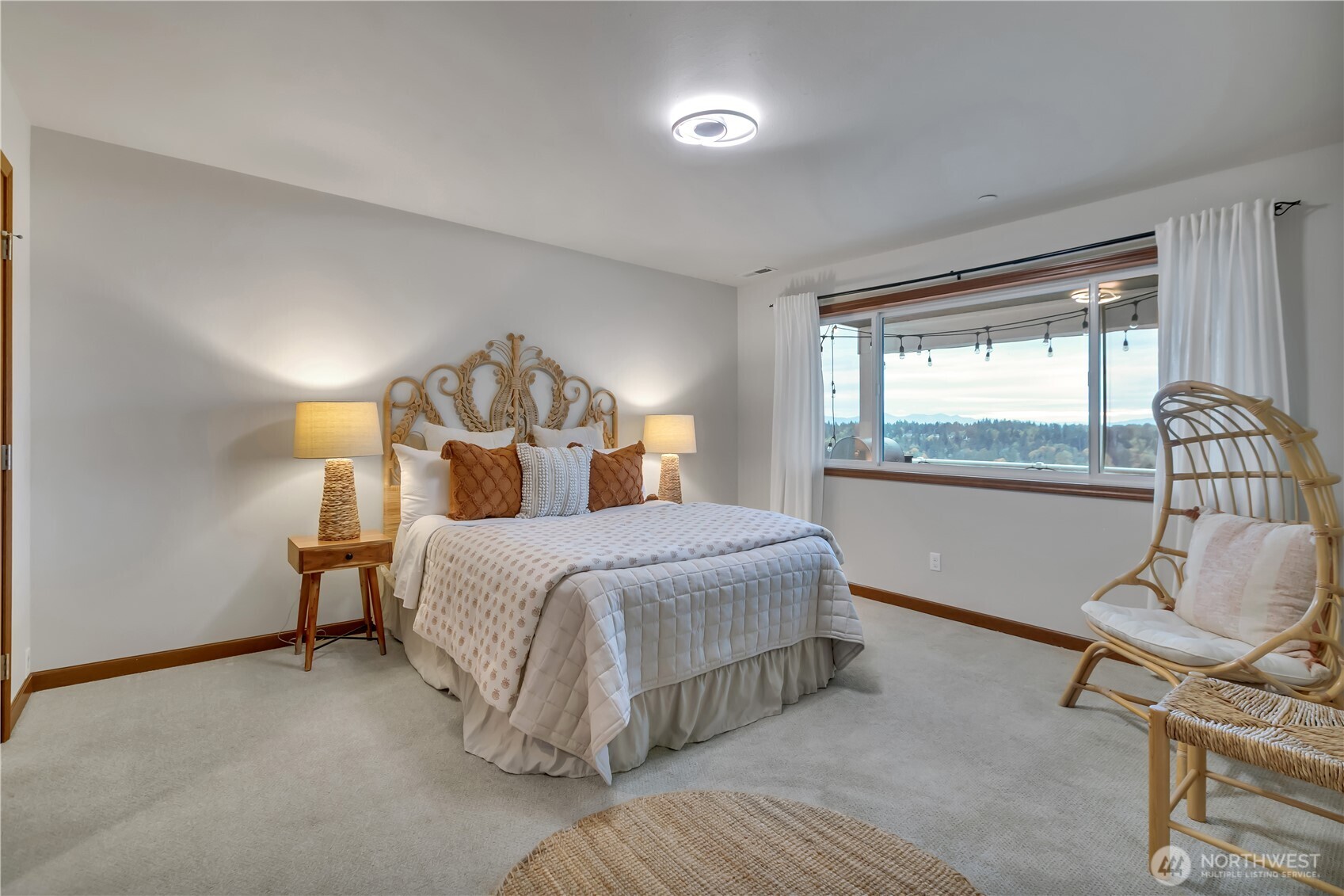 Sweeping Mt. Rainier Views | The Summit At Sky Island