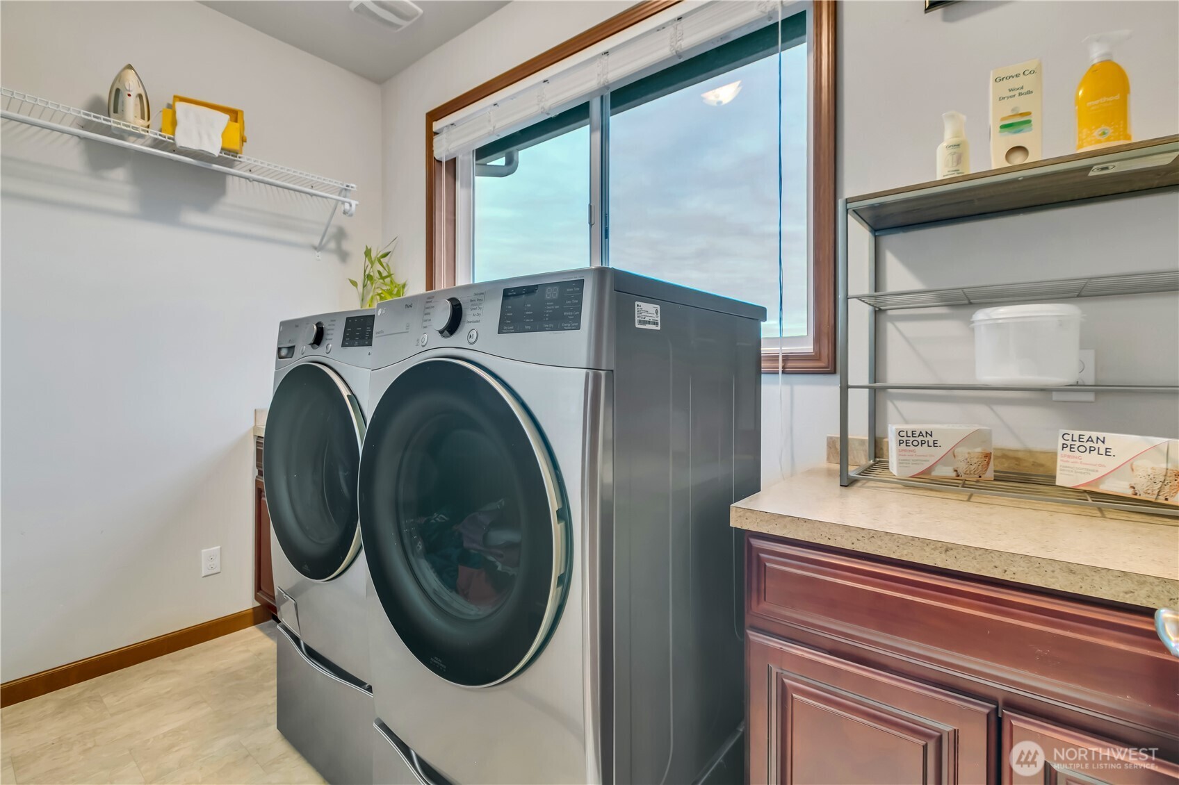 Sweeping Mt. Rainier Views | The Summit At Sky Island