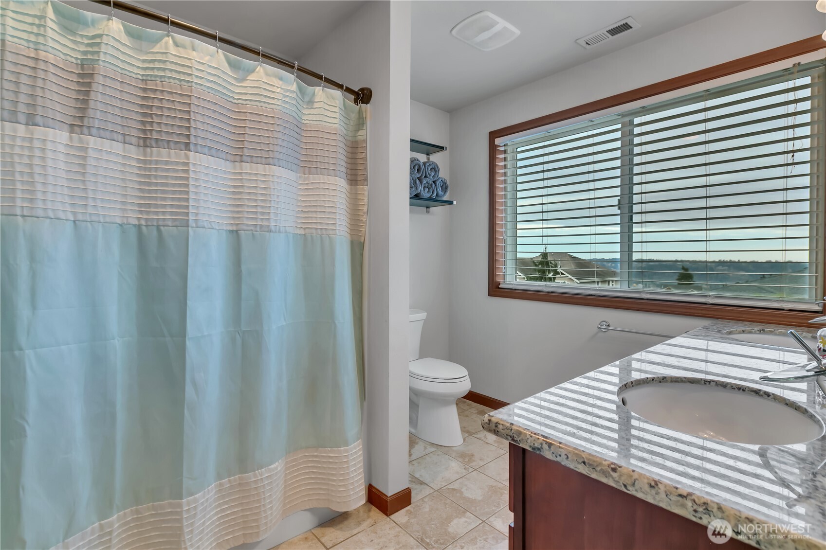 Sweeping Mt. Rainier Views | The Summit At Sky Island