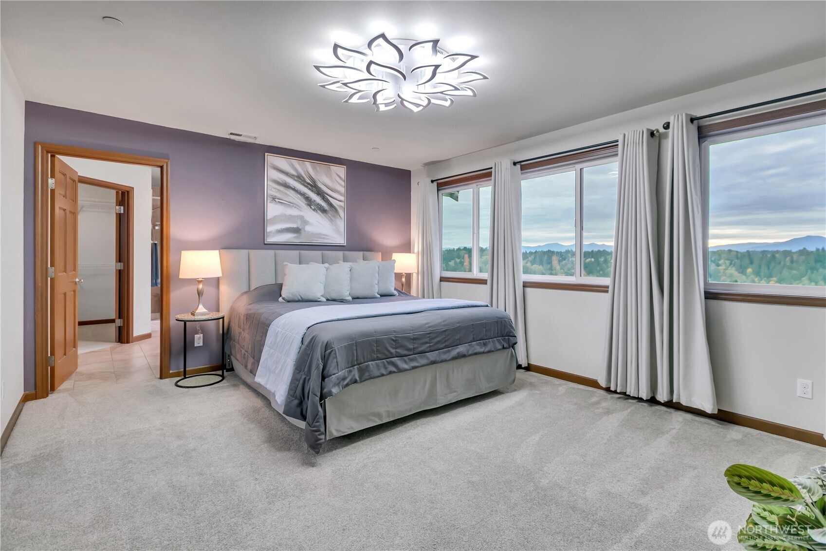 Sweeping Mt. Rainier Views | The Summit At Sky Island