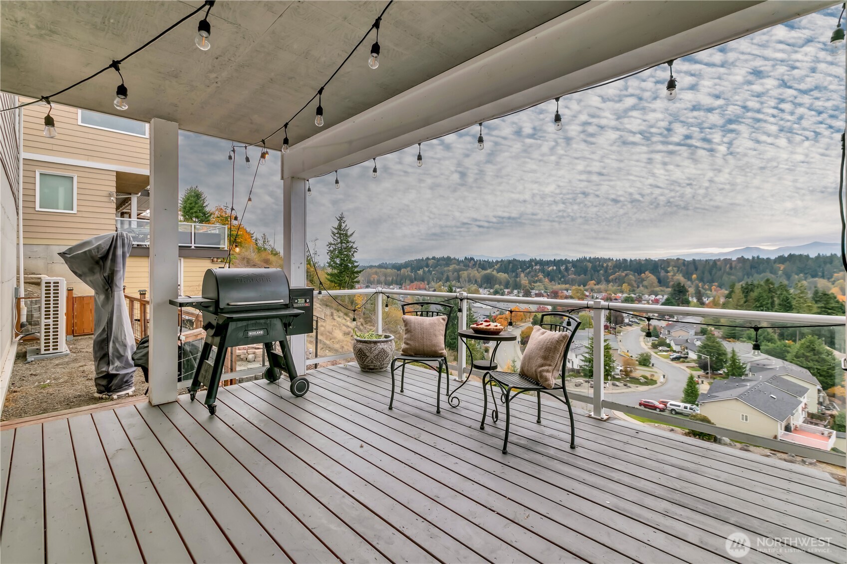 Sweeping Mt. Rainier Views | The Summit At Sky Island