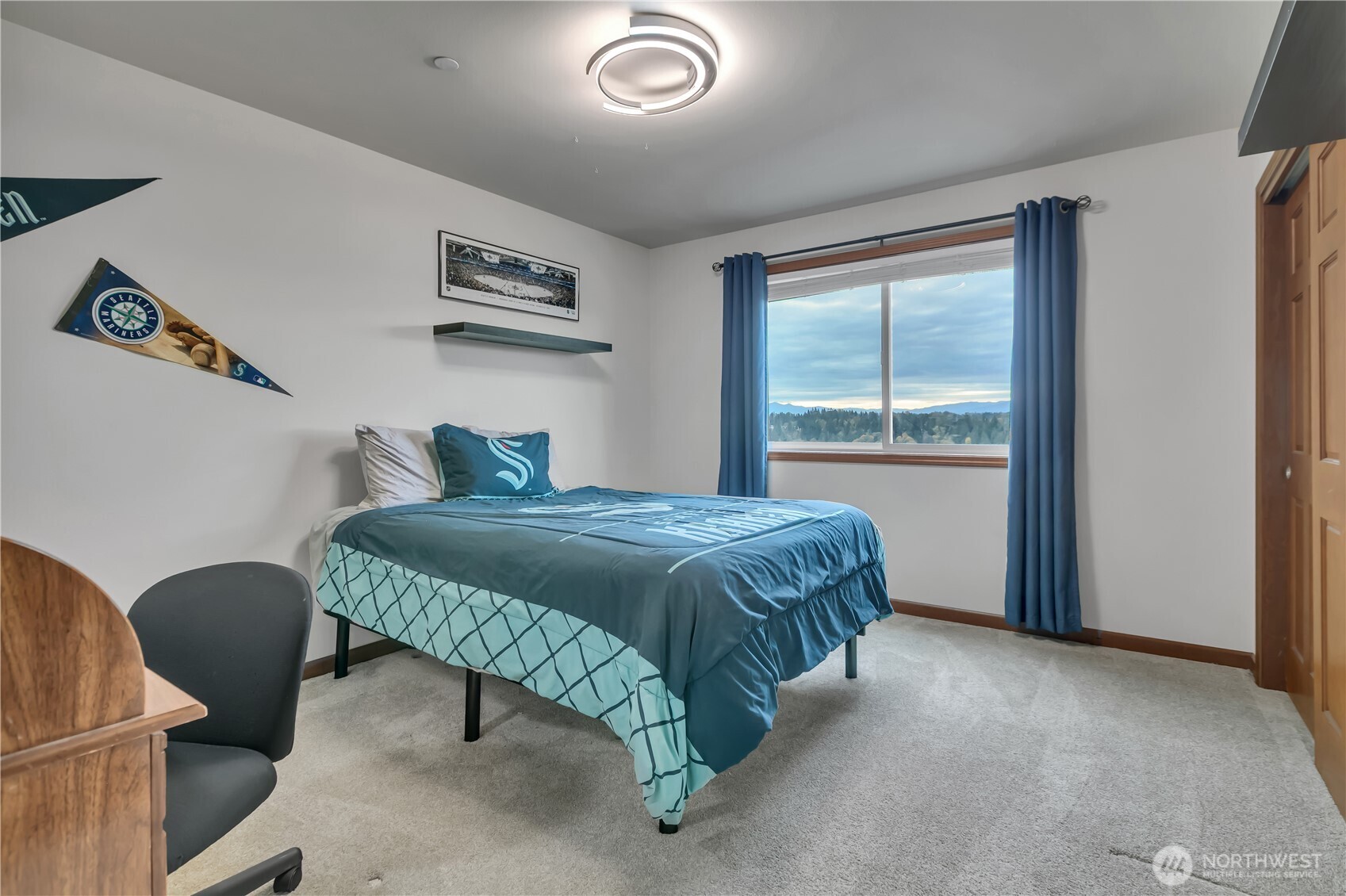 Sweeping Mt. Rainier Views | The Summit At Sky Island