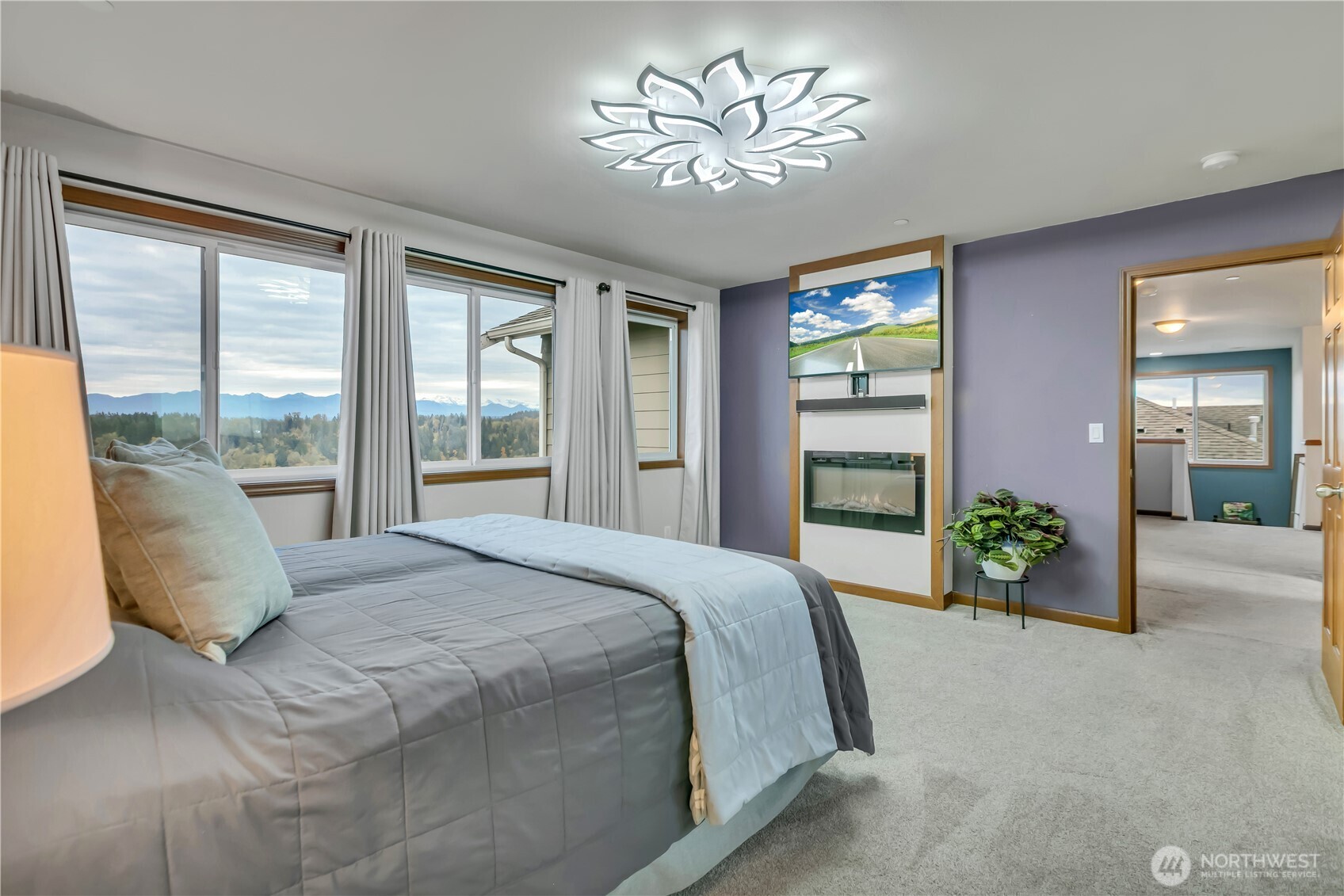 Sweeping Mt. Rainier Views | The Summit At Sky Island