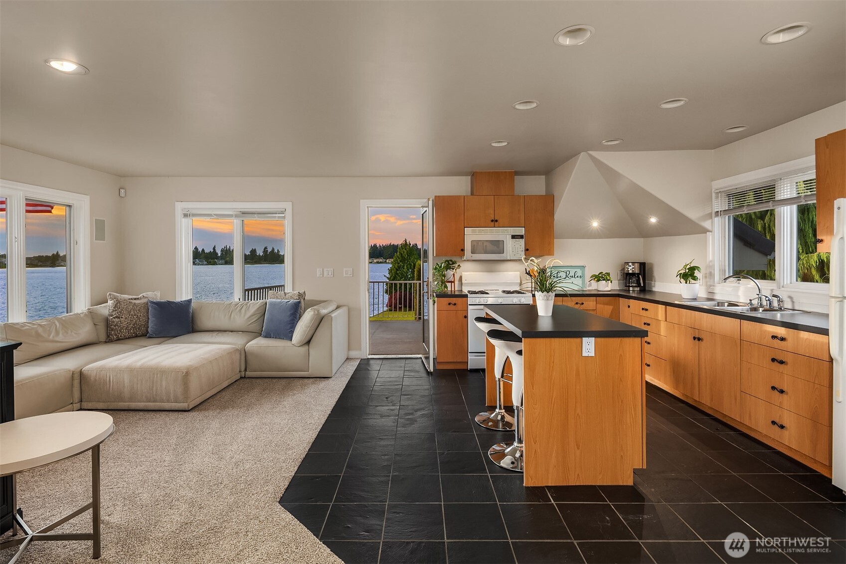 5.23 Acres of Opulent Snag Island Peninsula