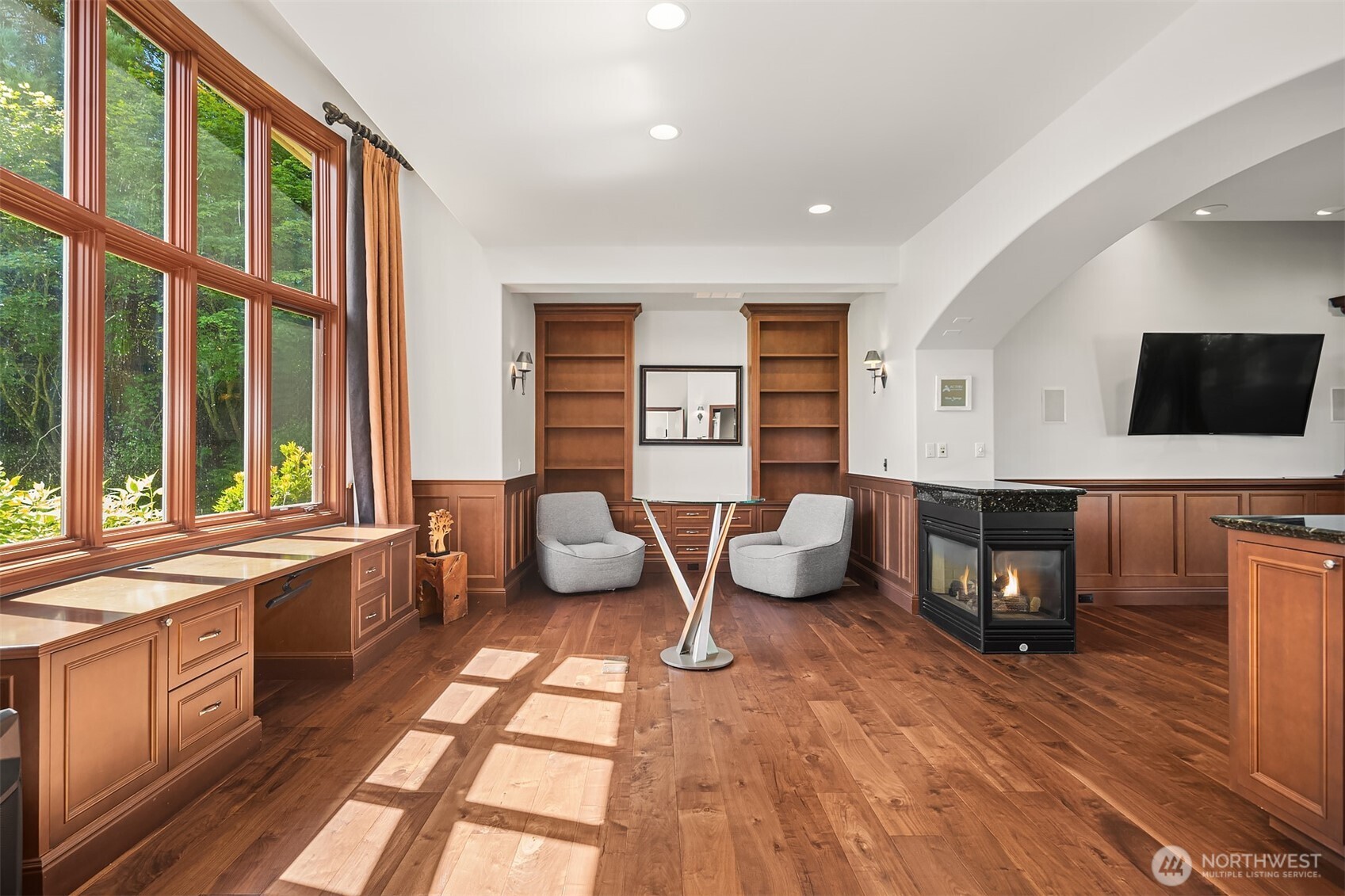 5.23 Acres of Opulent Snag Island Peninsula