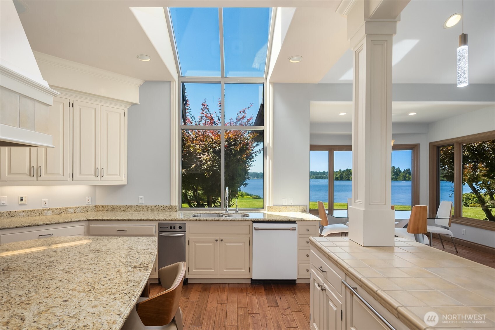 5.23 Acres of Opulent Snag Island Peninsula