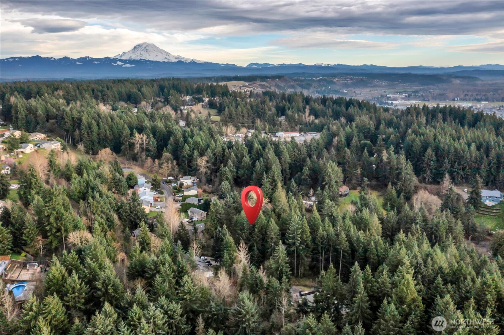 Private Lake Tapps Home on 0.99 Acre