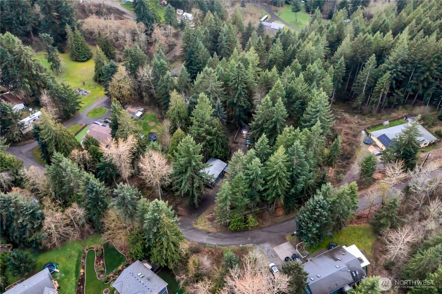 Private Lake Tapps Home on 0.99 Acre