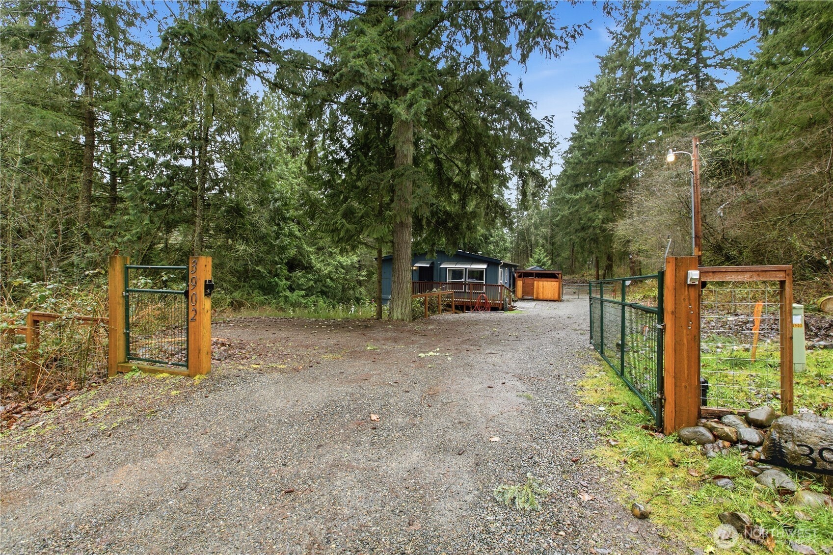 Private Lake Tapps Home on 0.99 Acre